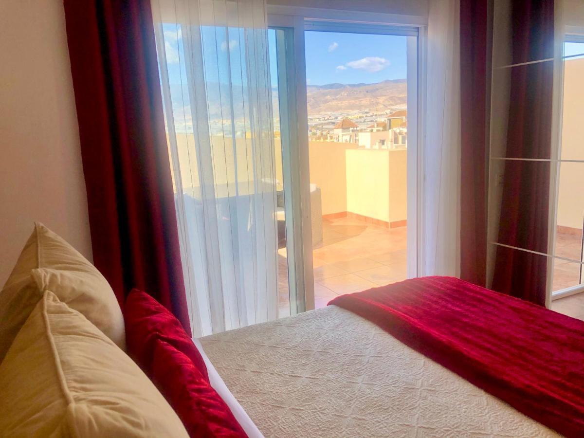 רוקאוטס דה מר Atico Deluxe Entre Centro Y Playa Salinas Con Terraza, Wifi, Piscina Climatizada, Gym, Sauna Y Garaje -Smart Tv מראה חיצוני תמונה